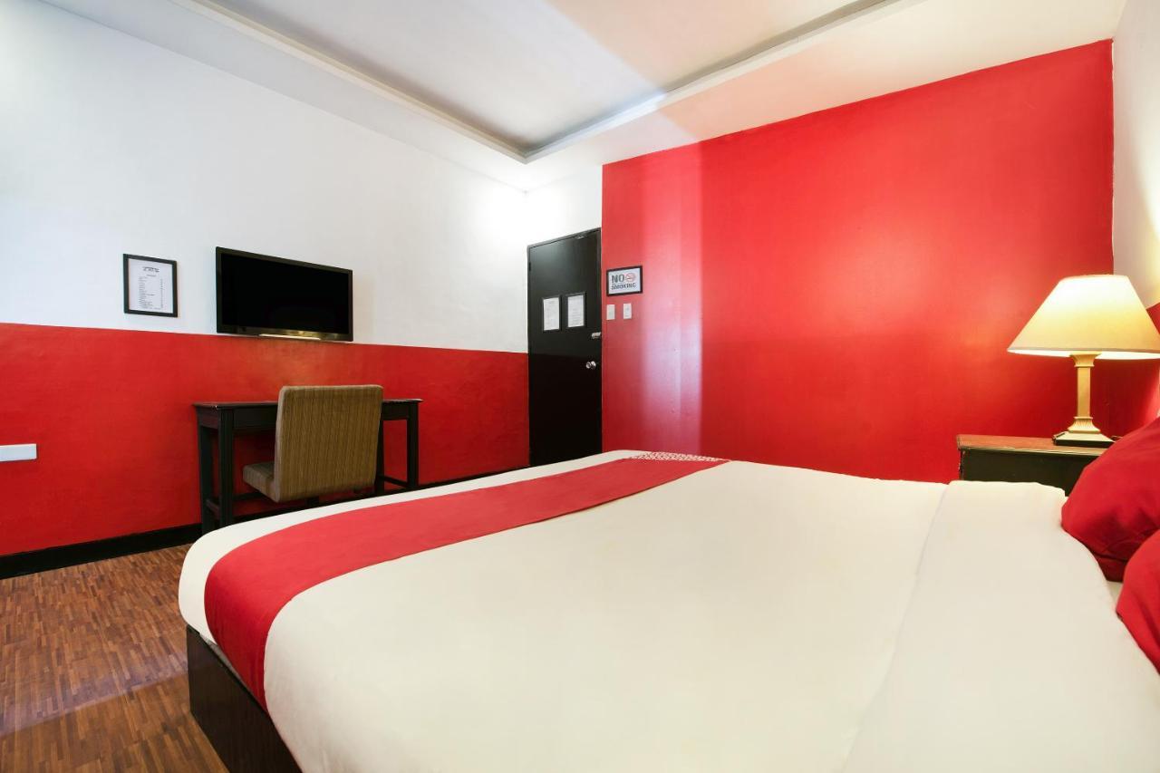 Oyo 432 Diamondwood Hotel Angeles Dış mekan fotoğraf